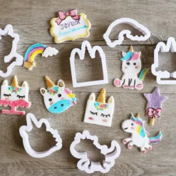 Découpoirs licorne assortis (x 8)