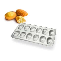 Plaque à 12 madeleines en fer blanc Gobel