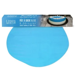 Pâte à sucre bleue étalée