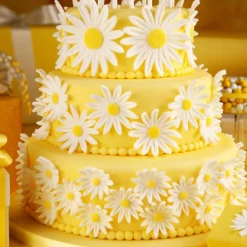 Pâte à sucre jaune étalée