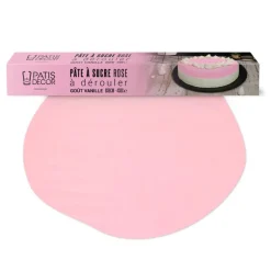 Pâte à sucre rose étalée