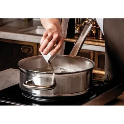 Tradition inox sauteuse 32 cm avec anse face à la queue